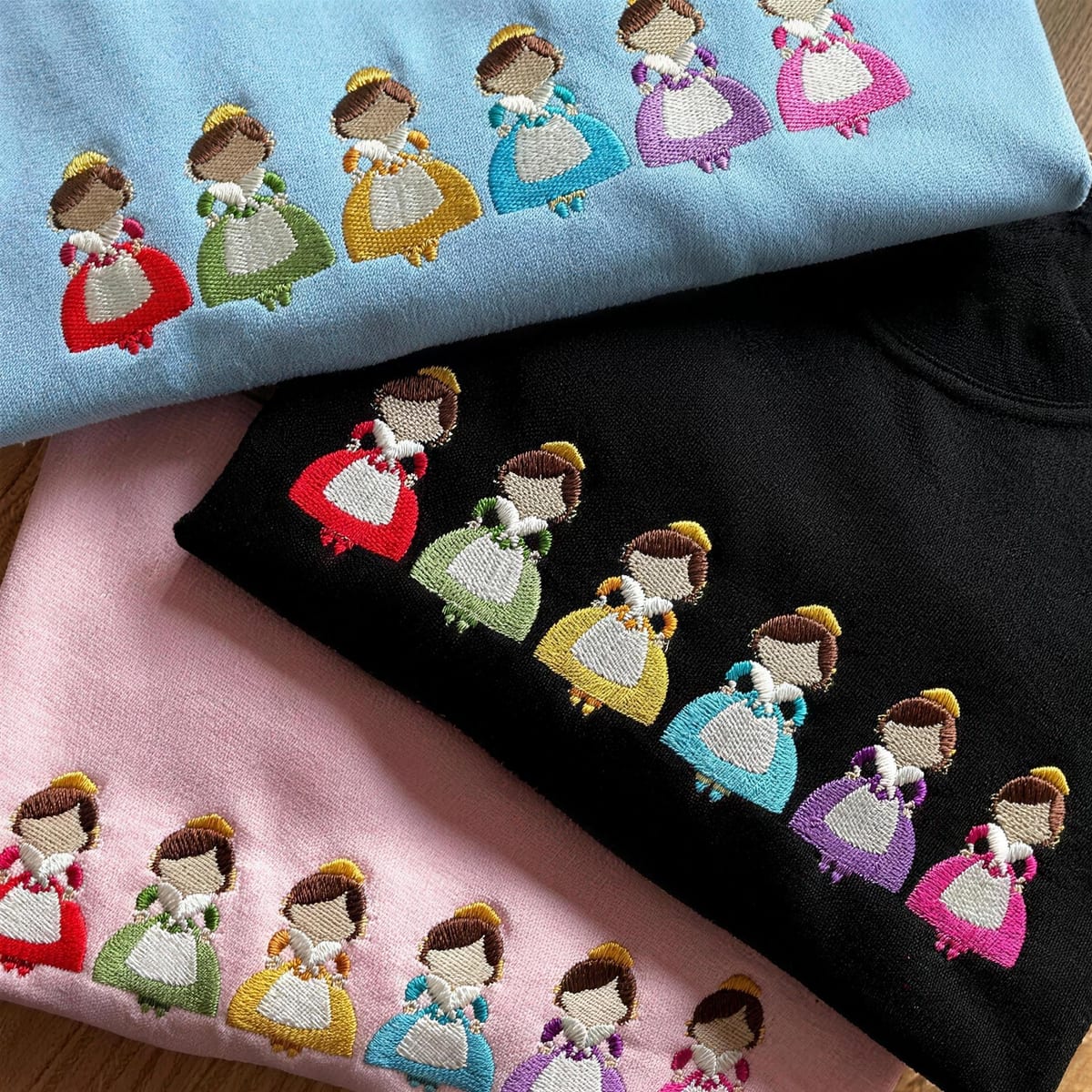 Toallas de color con bordado decorativo multicolor por encargo