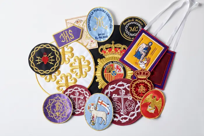 Escudos bordados para cofradías, hermandades y cuerpos de seguridad
