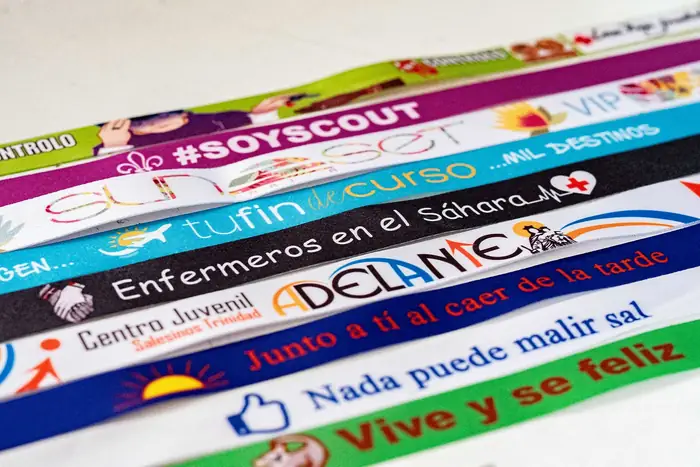 Pulseras sublimadas a todo color para scouts, cursos y asociaciones